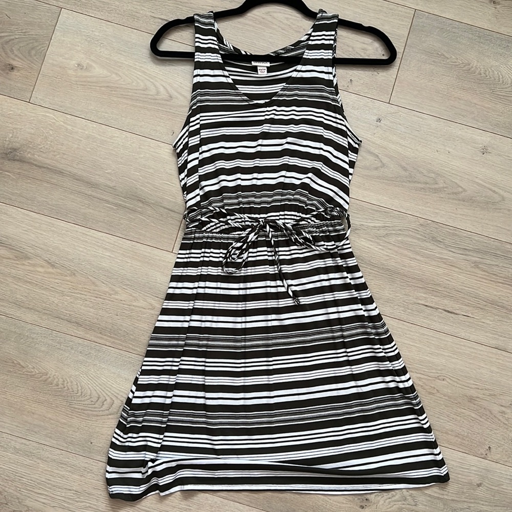 Merona summer dress cream and olive striped colored. Sleeveless sun dress